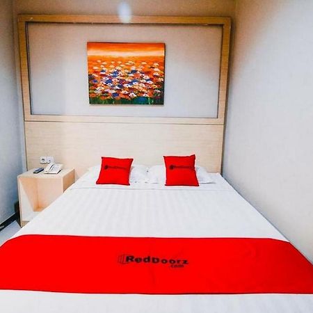 Reddoorz Plus Near Sultan Hasanuddin Airport Macasar Exterior foto