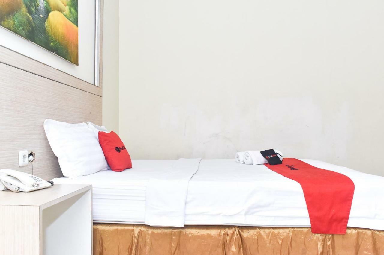 Reddoorz Plus Near Sultan Hasanuddin Airport Macasar Exterior foto