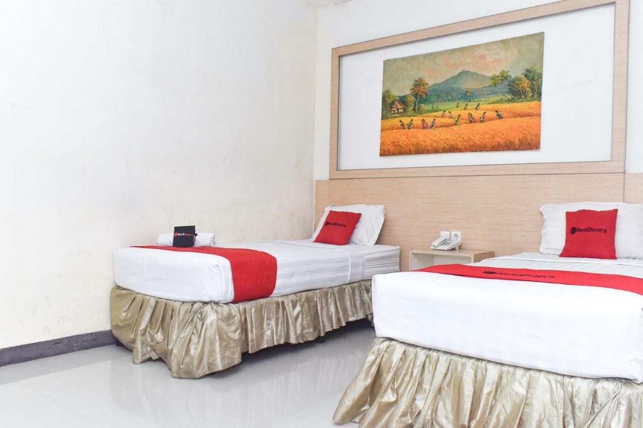 Reddoorz Plus Near Sultan Hasanuddin Airport Macasar Exterior foto