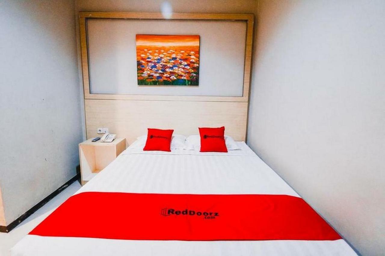 Reddoorz Plus Near Sultan Hasanuddin Airport Macasar Exterior foto